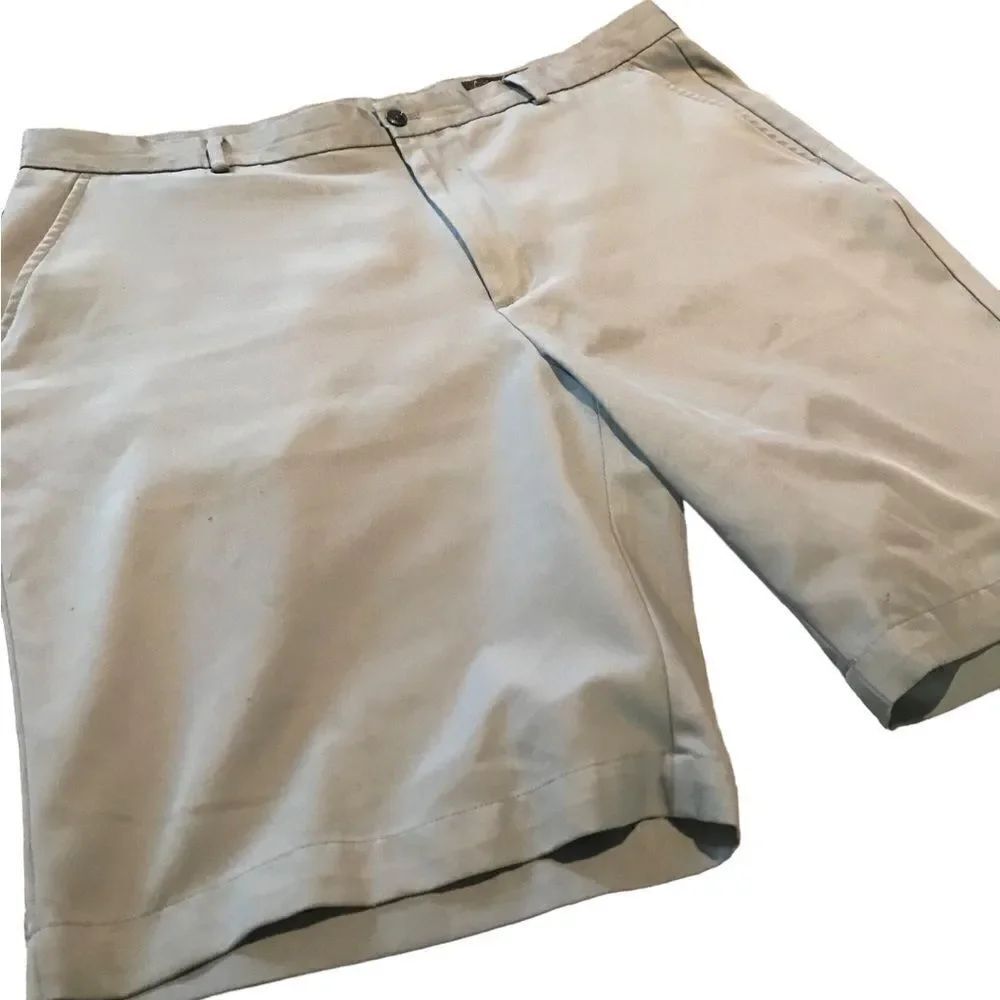 Greg Norman size 40 golf shorts flat front excellent condition